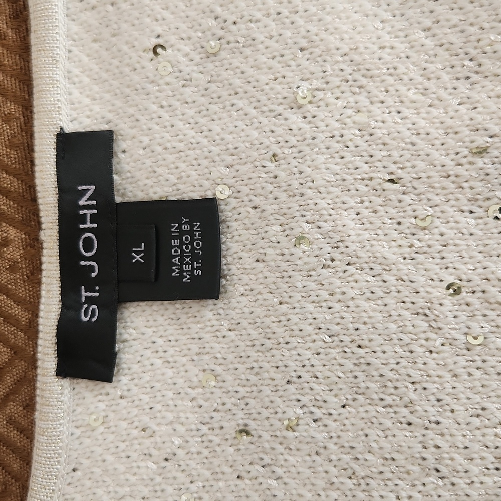 ST.JOHN  v neck blouse .